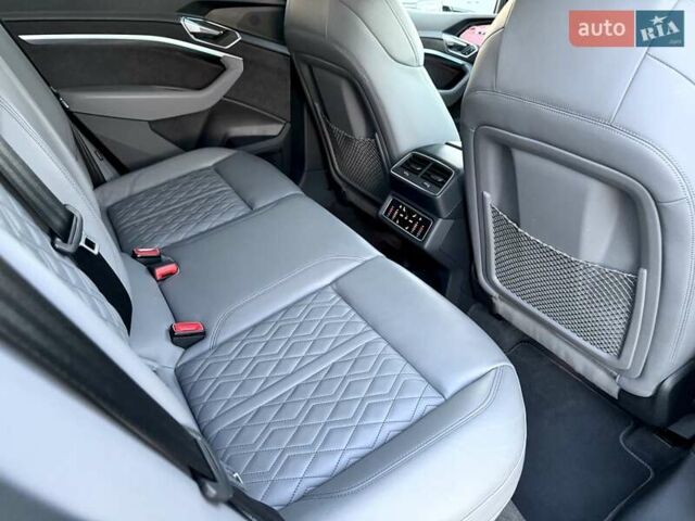 Синий Ауди E-Tron, объемом двигателя 0 л и пробегом 44 тыс. км за 46600 $, фото 55 на Automoto.ua