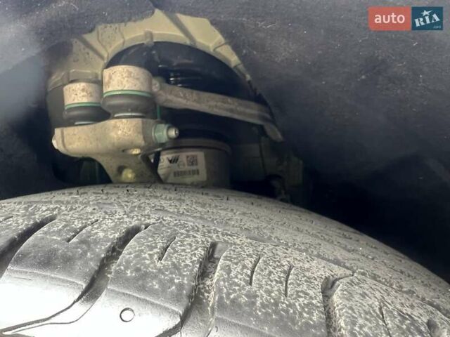 Синій Ауді E-Tron, об'ємом двигуна 0 л та пробігом 46 тис. км за 29900 $, фото 16 на Automoto.ua