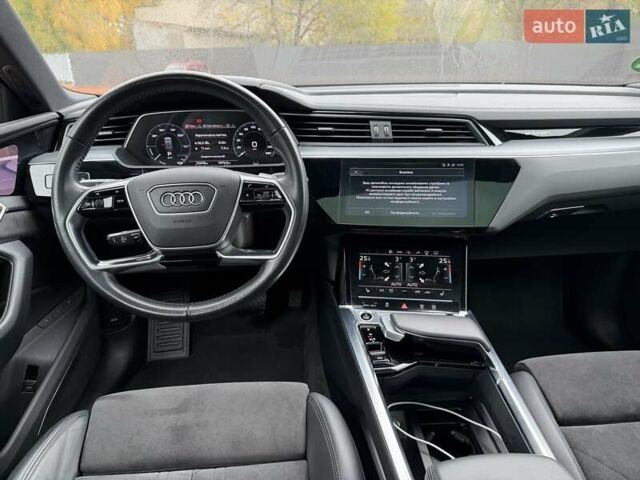 Синий Ауди E-Tron, объемом двигателя 0 л и пробегом 71 тыс. км за 38900 $, фото 32 на Automoto.ua