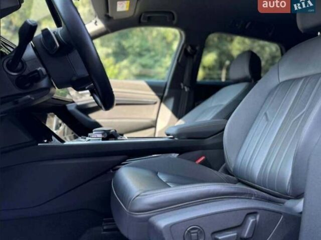 Синий Ауди E-Tron, объемом двигателя 0 л и пробегом 38 тыс. км за 37700 $, фото 17 на Automoto.ua