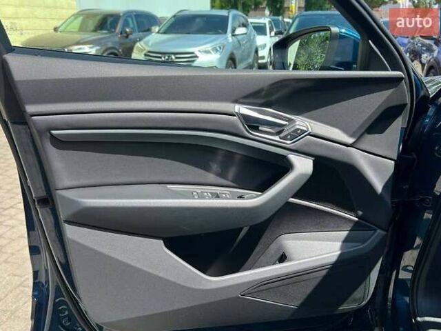 Синій Ауді E-Tron, об'ємом двигуна 0 л та пробігом 45 тис. км за 33900 $, фото 9 на Automoto.ua
