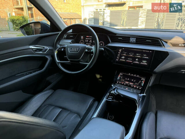 Синій Ауді E-Tron, об'ємом двигуна 0 л та пробігом 58 тис. км за 31500 $, фото 13 на Automoto.ua