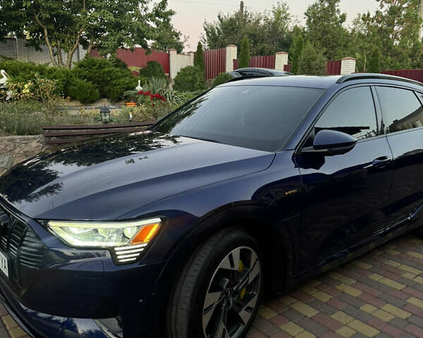 Синий Ауди E-Tron, объемом двигателя 0 л и пробегом 58 тыс. км за 40500 $, фото 29 на Automoto.ua