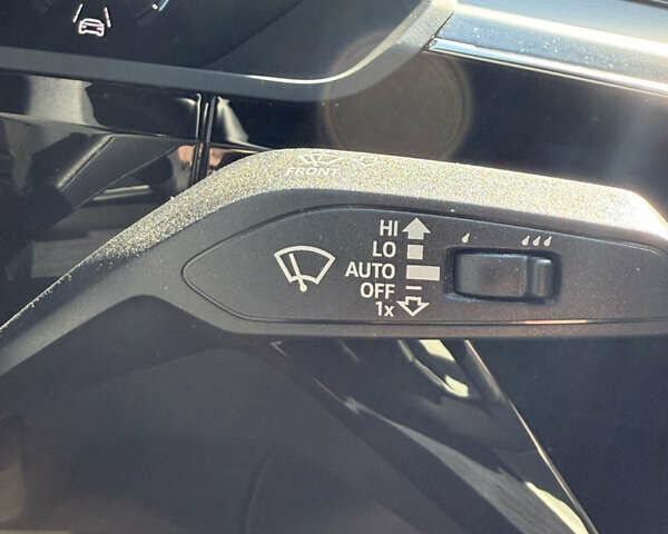 Синий Ауди E-Tron, объемом двигателя 0 л и пробегом 55 тыс. км за 32999 $, фото 27 на Automoto.ua