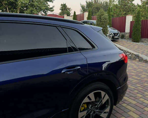 Синий Ауди E-Tron, объемом двигателя 0 л и пробегом 58 тыс. км за 40500 $, фото 24 на Automoto.ua