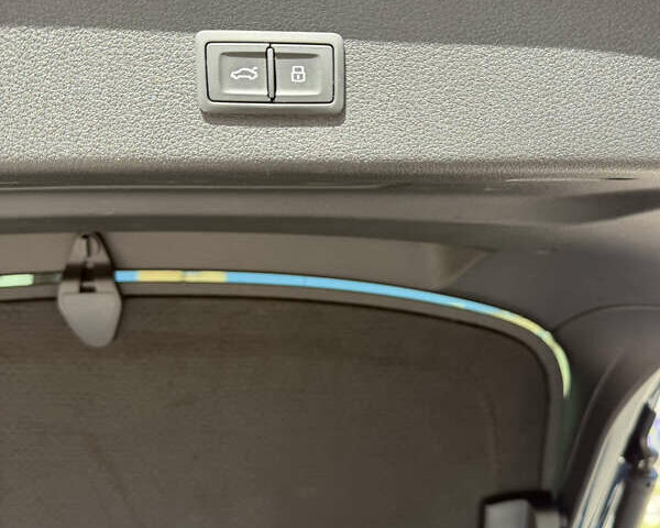 Синій Ауді E-Tron, об'ємом двигуна 0 л та пробігом 47 тис. км за 33000 $, фото 29 на Automoto.ua