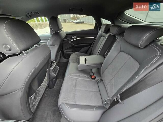 Синий Ауди E-Tron, объемом двигателя 0 л и пробегом 49 тыс. км за 39900 $, фото 26 на Automoto.ua