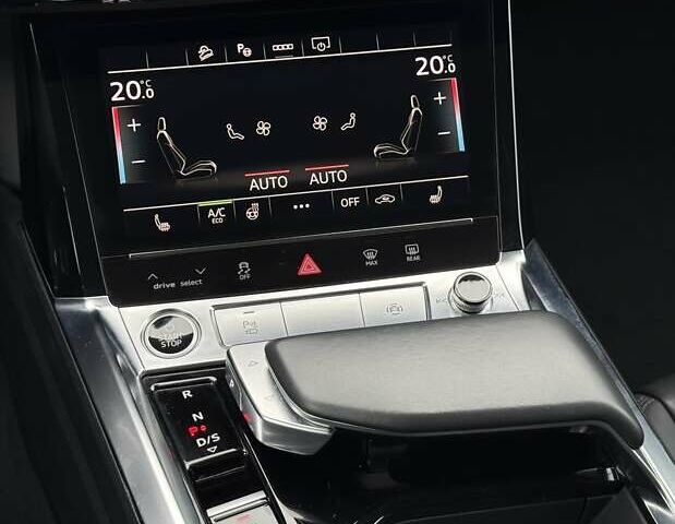 Синий Ауди E-Tron, объемом двигателя 0 л и пробегом 69 тыс. км за 32700 $, фото 42 на Automoto.ua