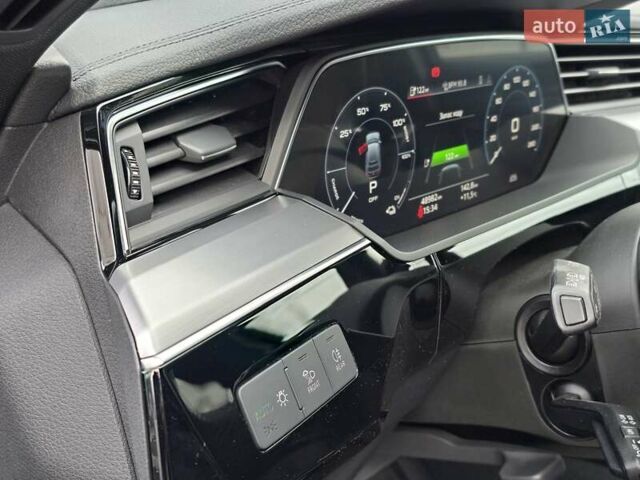 Синий Ауди E-Tron, объемом двигателя 0 л и пробегом 49 тыс. км за 39900 $, фото 28 на Automoto.ua