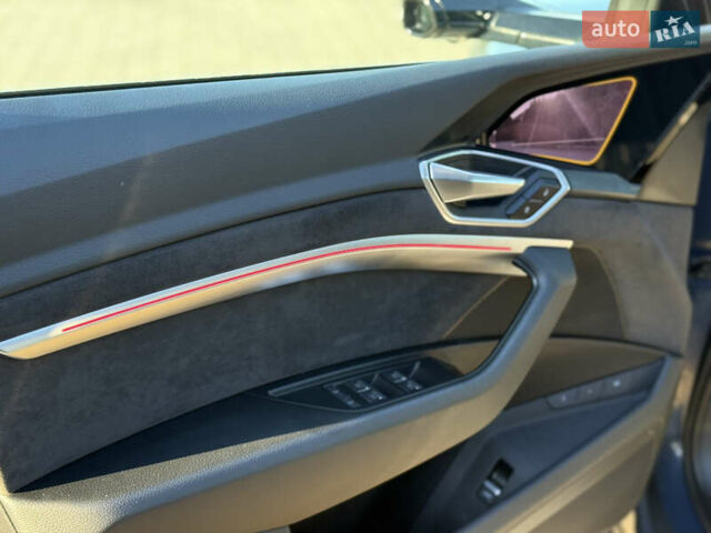 Синий Ауди E-Tron, объемом двигателя 0 л и пробегом 98 тыс. км за 30990 $, фото 25 на Automoto.ua