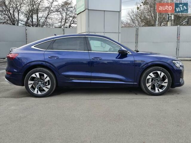Синий Ауди E-Tron, объемом двигателя 0 л и пробегом 49 тыс. км за 39900 $, фото 4 на Automoto.ua