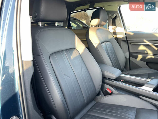 Синий Ауди E-Tron, объемом двигателя 0 л и пробегом 59 тыс. км за 34500 $, фото 66 на Automoto.ua