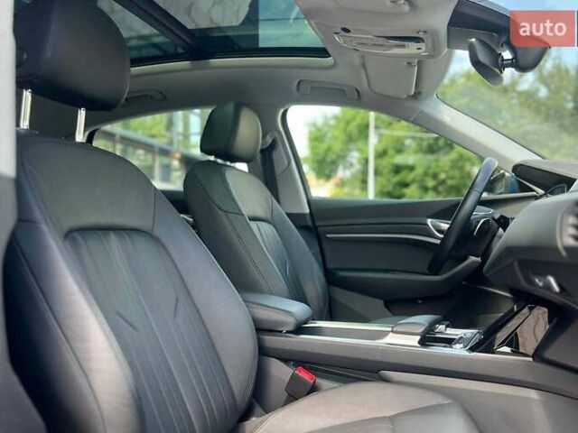 Синій Ауді E-Tron, об'ємом двигуна 0 л та пробігом 45 тис. км за 33900 $, фото 20 на Automoto.ua