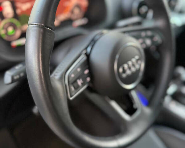 Ауді E-Tron 2021 у Полтаві на Automoto.ua Синій Ауді E-Tron, об'ємом двигуна 0 л та пробігом 15 тис. км за 19900 $, фото 11 на Automoto.ua
