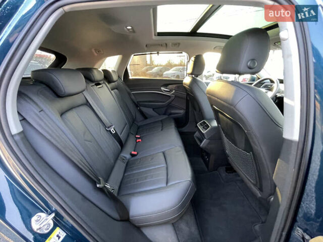 Синий Ауди E-Tron, объемом двигателя 0 л и пробегом 59 тыс. км за 34500 $, фото 54 на Automoto.ua