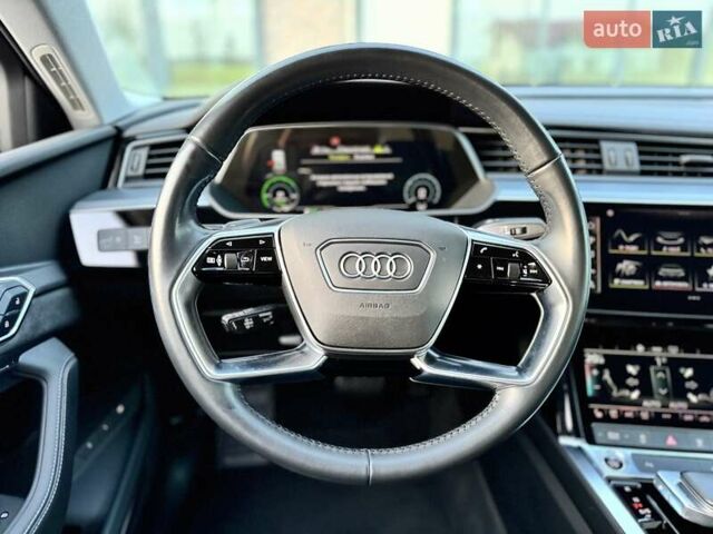 Синий Ауди E-Tron, объемом двигателя 0 л и пробегом 52 тыс. км за 37500 $, фото 63 на Automoto.ua