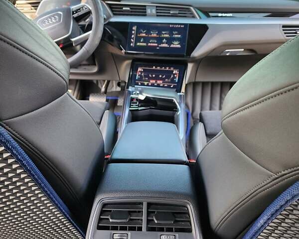 Синий Ауди E-Tron, объемом двигателя 0 л и пробегом 69 тыс. км за 38000 $, фото 47 на Automoto.ua