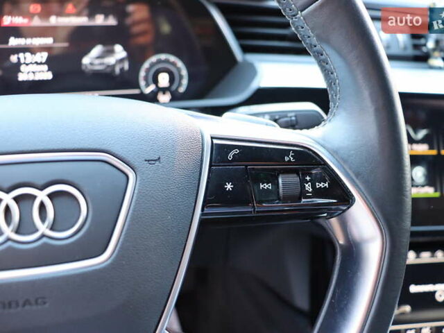 Синий Ауди E-Tron, объемом двигателя 0 л и пробегом 55 тыс. км за 35900 $, фото 23 на Automoto.ua