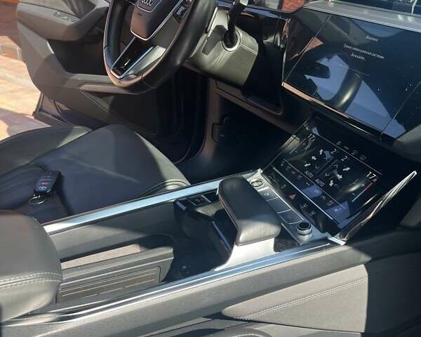 Синий Ауди E-Tron, объемом двигателя 0 л и пробегом 59 тыс. км за 45800 $, фото 21 на Automoto.ua