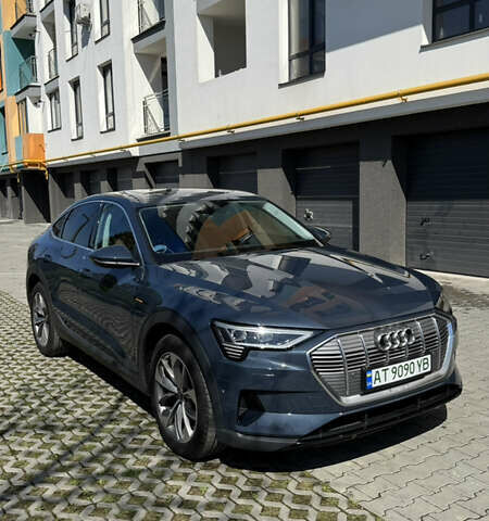 Синий Ауди E-Tron, объемом двигателя 0 л и пробегом 46 тыс. км за 34900 $, фото 10 на Automoto.ua
