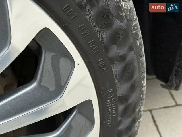 Синій Ауді E-Tron, об'ємом двигуна 0 л та пробігом 75 тис. км за 35900 $, фото 21 на Automoto.ua