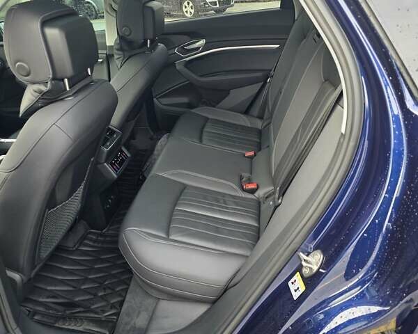 Синій Ауді E-Tron, об'ємом двигуна 0 л та пробігом 40 тис. км за 38500 $, фото 12 на Automoto.ua