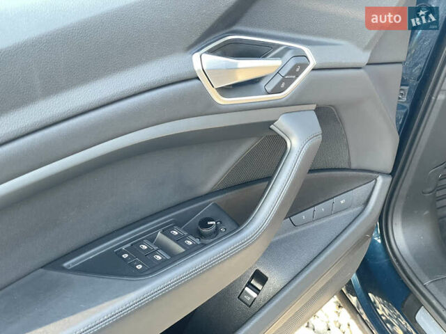 Синий Ауди E-Tron, объемом двигателя 0 л и пробегом 59 тыс. км за 34500 $, фото 23 на Automoto.ua