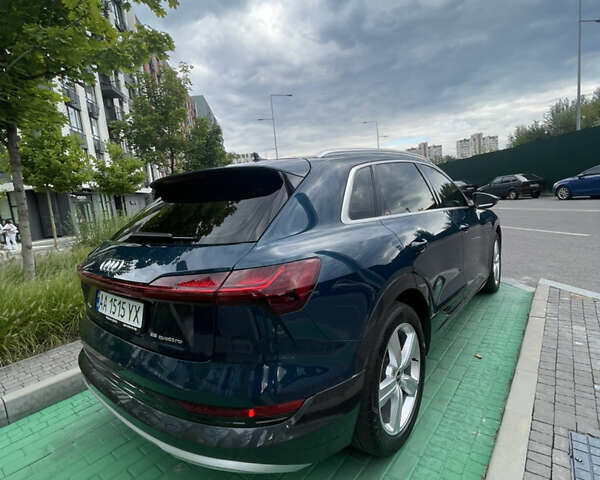 Синий Ауди E-Tron, объемом двигателя 0 л и пробегом 50 тыс. км за 36500 $, фото 2 на Automoto.ua