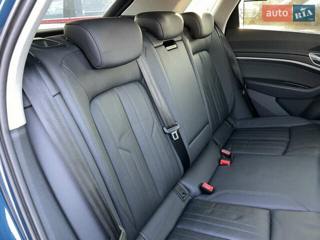 Синий Ауди E-Tron, объемом двигателя 0 л и пробегом 59 тыс. км за 34500 $, фото 56 на Automoto.ua