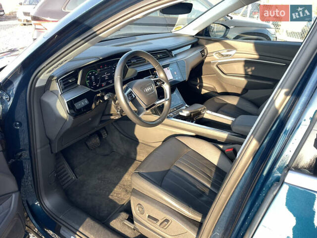 Синий Ауди E-Tron, объемом двигателя 0 л и пробегом 59 тыс. км за 34500 $, фото 22 на Automoto.ua