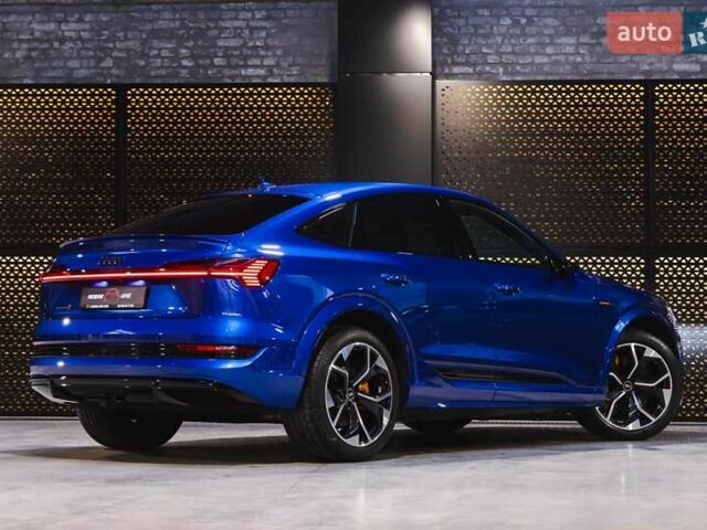 Синій Ауді E-Tron, об'ємом двигуна 0 л та пробігом 33 тис. км за 49899 $, фото 2 на Automoto.ua