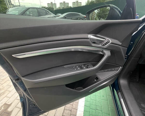 Синий Ауди E-Tron, объемом двигателя 0 л и пробегом 50 тыс. км за 36500 $, фото 8 на Automoto.ua