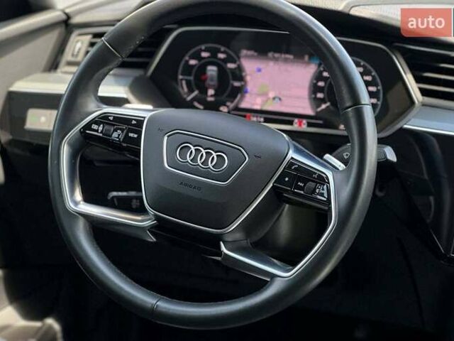 Синій Ауді E-Tron, об'ємом двигуна 0 л та пробігом 45 тис. км за 33900 $, фото 16 на Automoto.ua