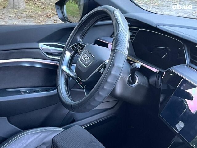 Синий Ауди E-Tron, объемом двигателя 0 л и пробегом 69 тыс. км за 35990 $, фото 24 на Automoto.ua