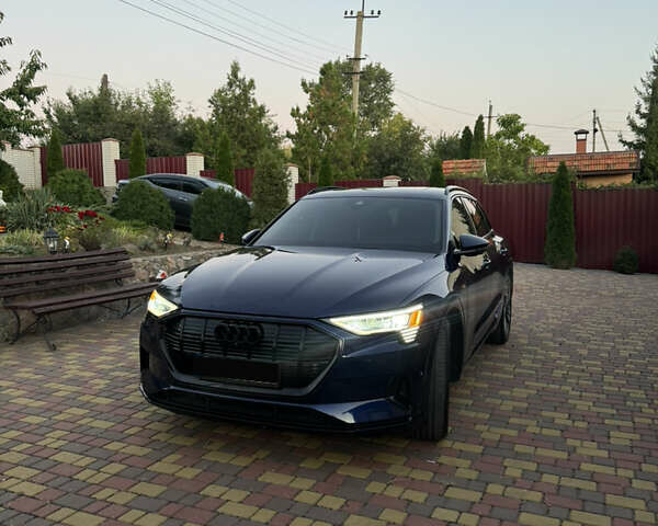 Синий Ауди E-Tron, объемом двигателя 0 л и пробегом 58 тыс. км за 40500 $, фото 34 на Automoto.ua