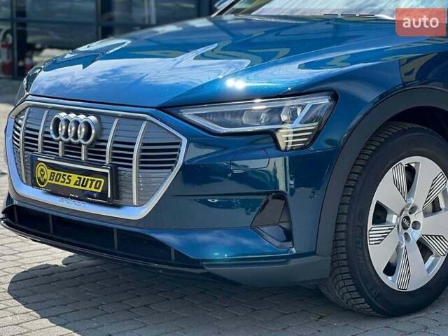 Синій Ауді E-Tron, об'ємом двигуна 0 л та пробігом 45 тис. км за 33900 $, фото 7 на Automoto.ua