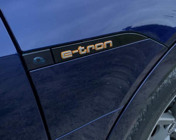 Синий Ауди E-Tron, объемом двигателя 0 л и пробегом 54 тыс. км за 32800 $, фото 16 на Automoto.ua