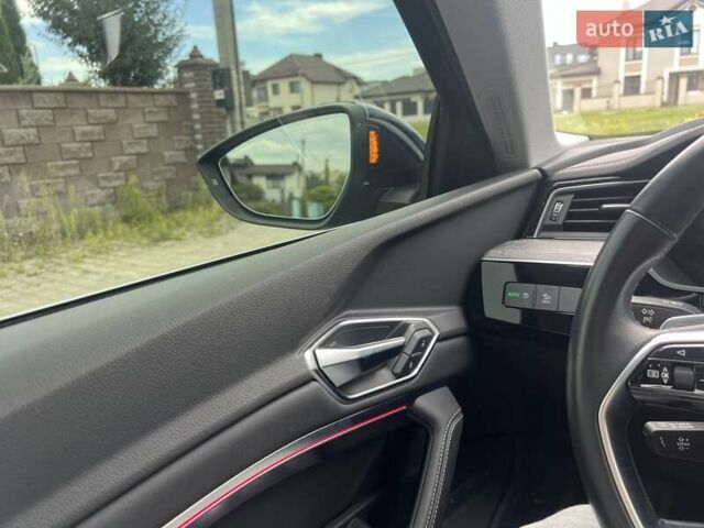 Синій Ауді E-Tron, об'ємом двигуна 0 л та пробігом 46 тис. км за 29900 $, фото 30 на Automoto.ua