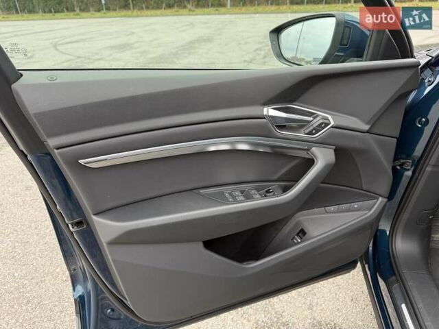 Синий Ауди E-Tron, объемом двигателя 0 л и пробегом 69 тыс. км за 33300 $, фото 26 на Automoto.ua