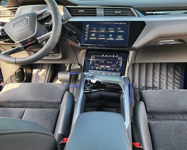 Синий Ауди E-Tron, объемом двигателя 0 л и пробегом 69 тыс. км за 38000 $, фото 45 на Automoto.ua