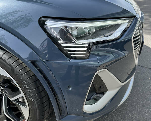 Синий Ауди E-Tron, объемом двигателя 0 л и пробегом 52 тыс. км за 47997 $, фото 39 на Automoto.ua