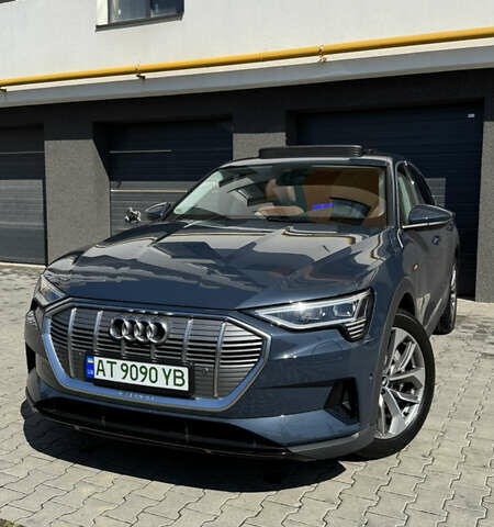 Синий Ауди E-Tron, объемом двигателя 0 л и пробегом 46 тыс. км за 34900 $, фото 2 на Automoto.ua