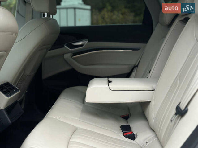 Синій Ауді E-Tron, об'ємом двигуна 0 л та пробігом 75 тис. км за 35900 $, фото 77 на Automoto.ua