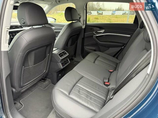Синий Ауди E-Tron, объемом двигателя 0 л и пробегом 69 тыс. км за 32700 $, фото 24 на Automoto.ua