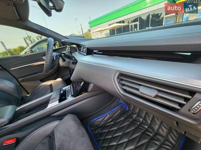 Синий Ауди E-Tron, объемом двигателя 0 л и пробегом 69 тыс. км за 38000 $, фото 73 на Automoto.ua