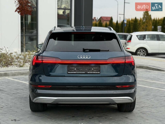 Синій Ауді E-Tron, об'ємом двигуна 0 л та пробігом 67 тис. км за 33900 $, фото 4 на Automoto.ua