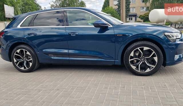 Синий Ауди E-Tron, объемом двигателя 0 л и пробегом 39 тыс. км за 36500 $, фото 15 на Automoto.ua