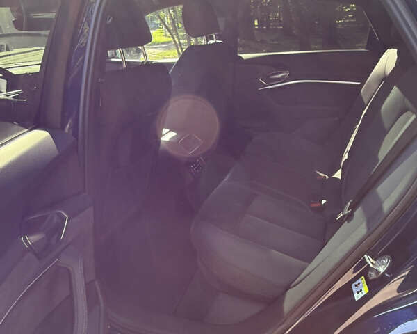 Синий Ауди E-Tron, объемом двигателя 0 л и пробегом 55 тыс. км за 32999 $, фото 35 на Automoto.ua