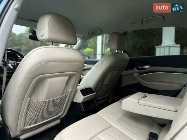 Синій Ауді E-Tron, об'ємом двигуна 0 л та пробігом 75 тис. км за 35900 $, фото 79 на Automoto.ua