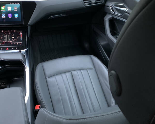 Синий Ауди E-Tron, объемом двигателя 0 л и пробегом 54 тыс. км за 32800 $, фото 34 на Automoto.ua